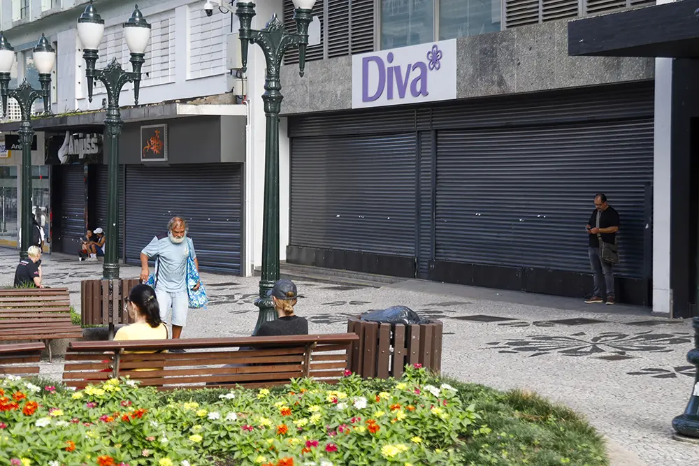 Decreto municipal de licenciamento para letreiros simplifica a vida dos comerciantes de Curitiba 8 licenciamento para letreiros