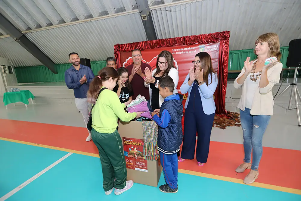 Pinhais lança Campanha do Agasalho 2024 para aquecer o inverno de quem mais precisa 9 Campanha do Agasalho 2024