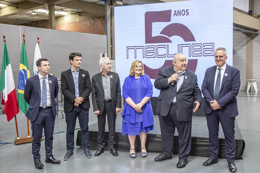 Empresa de fabricação de máquinas para o setor moveleiro completa 50 anos em Curitiba 2 Maclinea