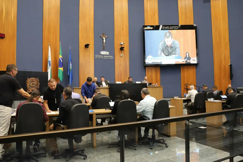 16 vereadores de São José dos Pinhais trocam de partido 3 camara sjp