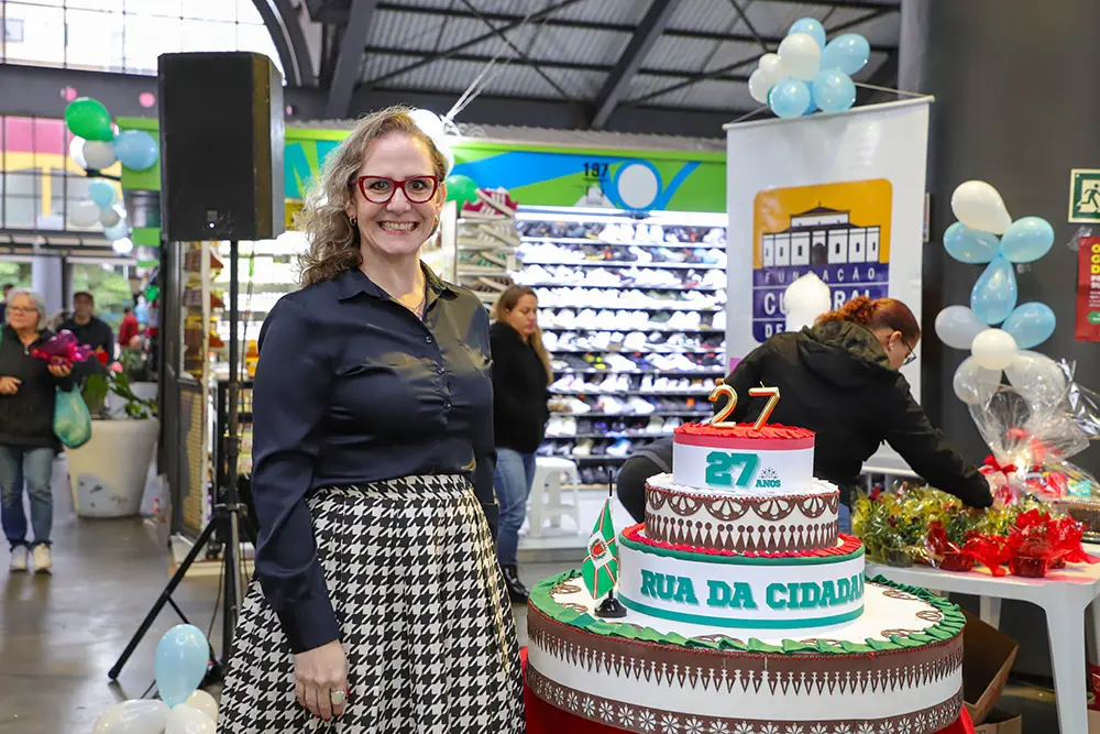 População de Curitiba comemora o aniversário de 27 anos da Rua da Cidadania da Matriz 1 Rua da Cidadania da Matriz