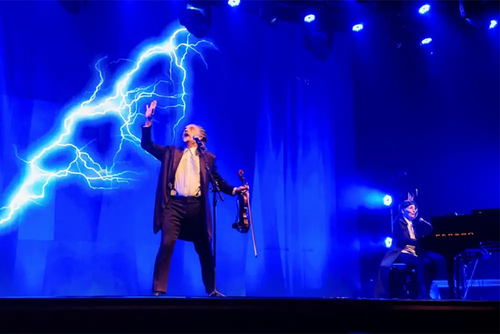 Caixa Cultural Curitiba apresenta espetáculo inspirado no universo do musical Tangos e Tragédias 8 Tangos e Tragédias