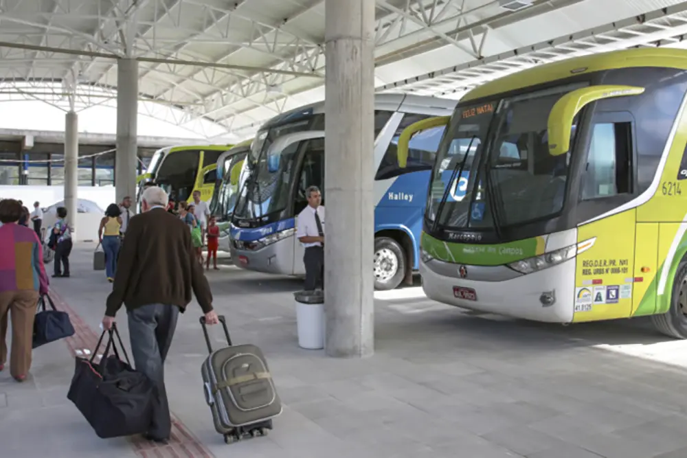 Viagens de ônibus entre Curitiba e o Rio Grande do Sul são suspensas 1 Viagens de ônibus