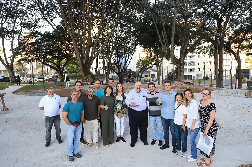 Avançam as obras de revitalização nas praças da Ucrânia e Alfredo Andersen em Curitiba 4 praças da Ucrânia e Alfredo Andersen