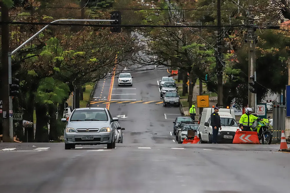 Novo binário é instalado em Curitiba para redução de conflitos no trânsito 1 Novo binário