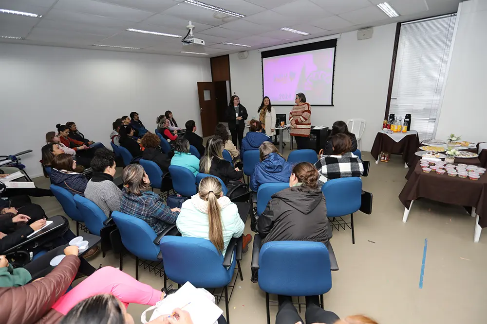 Profissionais de Educação de Pinhais participam da formação do Programa MobilizAção 9 Programa MobilizAção