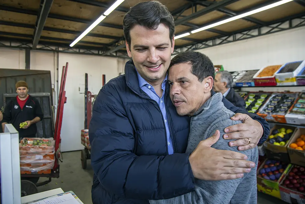 Vice-prefeito de Curitiba, Eduardo Pimentel, visita Ceasa em apoio a permissionários após incêndio 3 Vice-prefeito Eduardo Pimentel