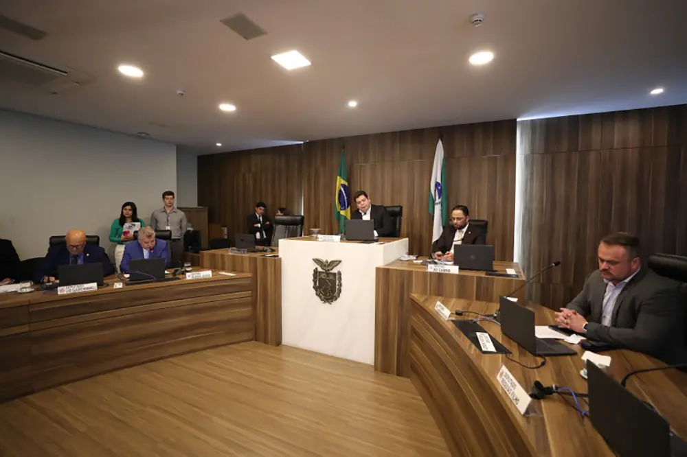 Comissão de Obras Públicas reuniu-se para avaliar projetos de lei em tramitação na Assembleia Legislativa 7 Comissão de Obras Públicas