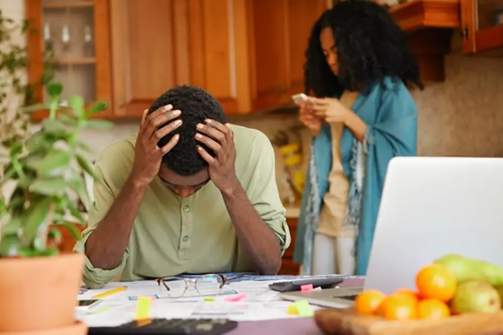 44% dos Brasileiros têm contas em atraso, aponta pesquisa 1 contas em atraso