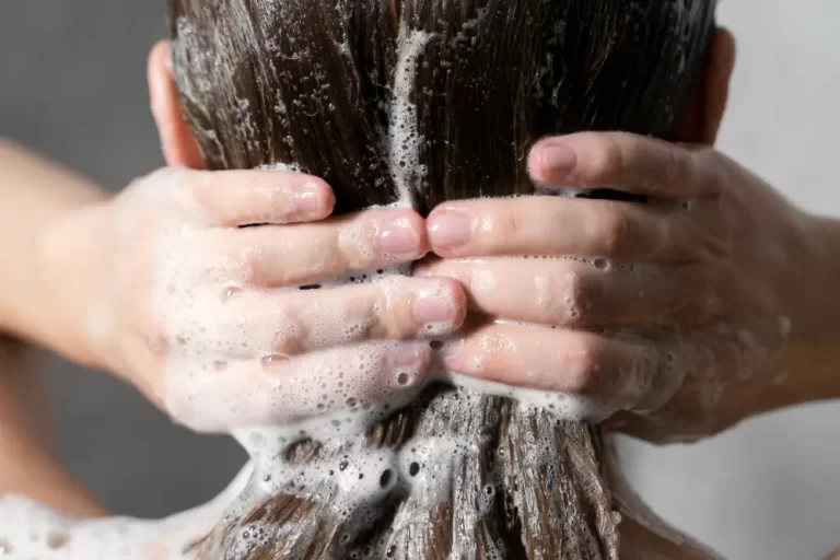 Diluir o shampoo