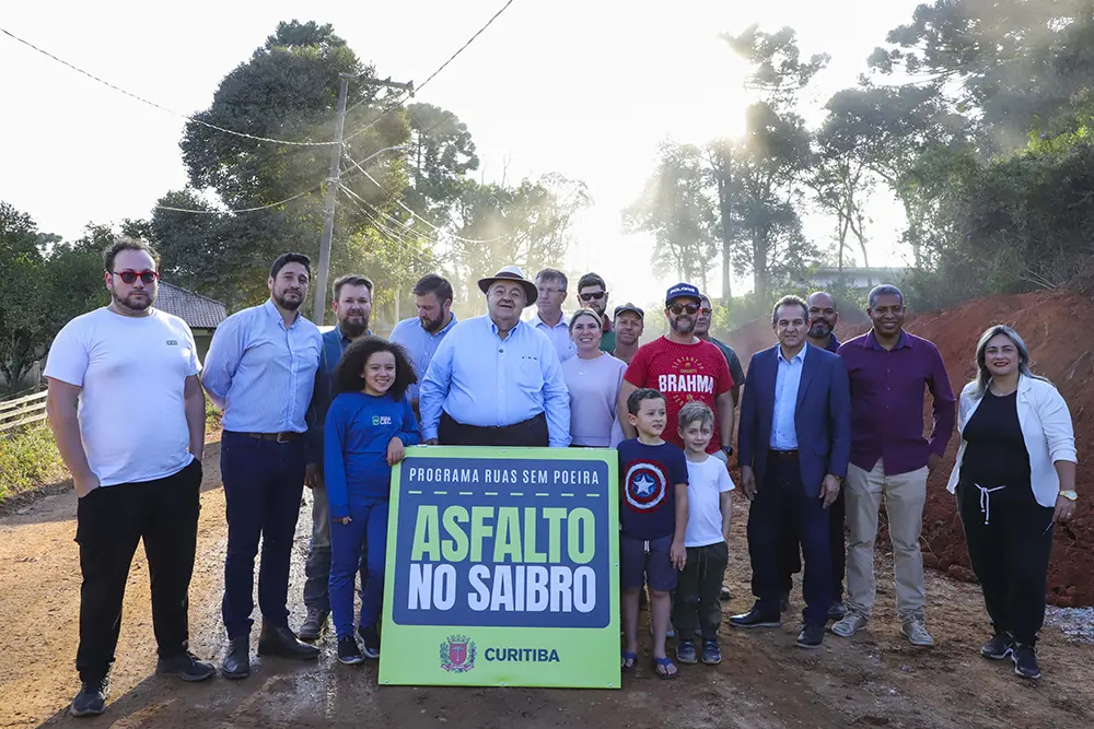 Rafael Greca vistoria obras que vão acabar com a poeira e a lama em bairro na região Sudeste de Curitiba 5 greca obras
