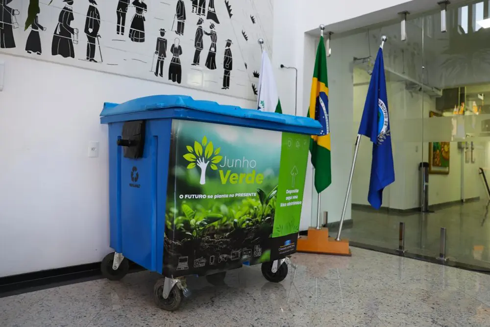 Lixo eletrônico pode ser entregue na Câmara Municipal de São José dos Pinhais 9 Lixo eletrônico