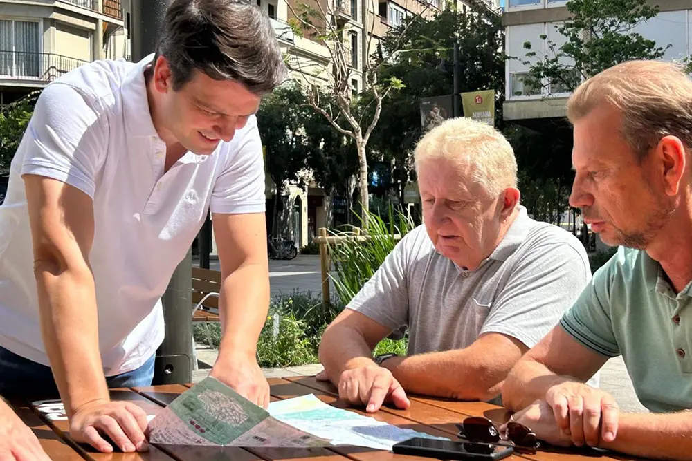 Em Barcelona, vice-prefeito de Curitiba, Eduardo Pimentel, conhece a solução ambiental dos "superblocks" 5 superblocks