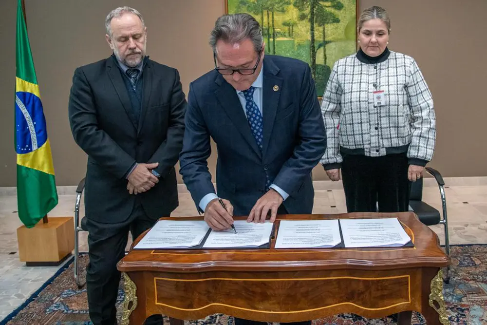 TJPR e Prefeitura de Curitiba assinam acordo para redução do acervo de execuções fiscais 1 execuções fiscais