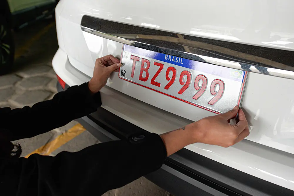 Estado do Paraná recebe nova sequência de placas veiculares com 439.956 unidades para registro 2 placas veiculares