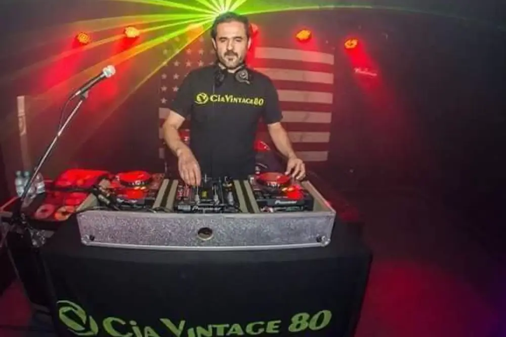 Festa de aniversário da Cia. Vintage 80 acontece no dia 24 de agosto, no Jokers Pub 5 DJ-Rogerio