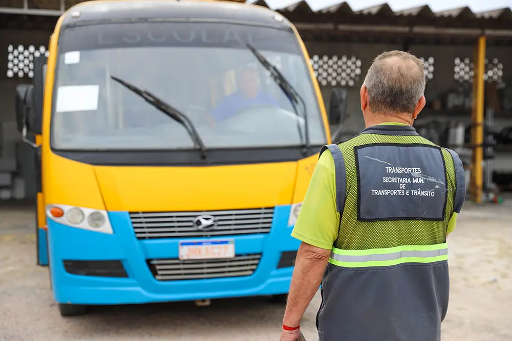 Transporte escolar em São José dos Pinhais é vistoriado para garantir a segurança dos estudantes 6 Transporte escolar