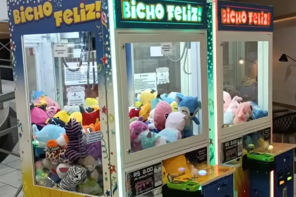 Entidades querem fiscalização e regulamentação de máquinas de bichinhos de pelúcia 2 máquinas de bichinhos de pelúcia