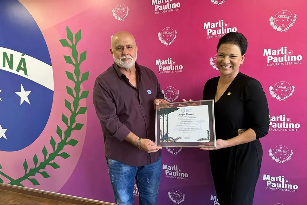 Deputada estadual Marli Paulino entrega Menção Honrosa para liderança comunitária 3 Marli Paulino