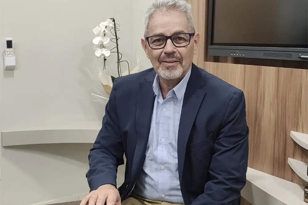 Sindicato dos Hospitais alerta contra golpes de pedidos de dinheiro para familiares de pacientes internados em UTIs 9 Chales London