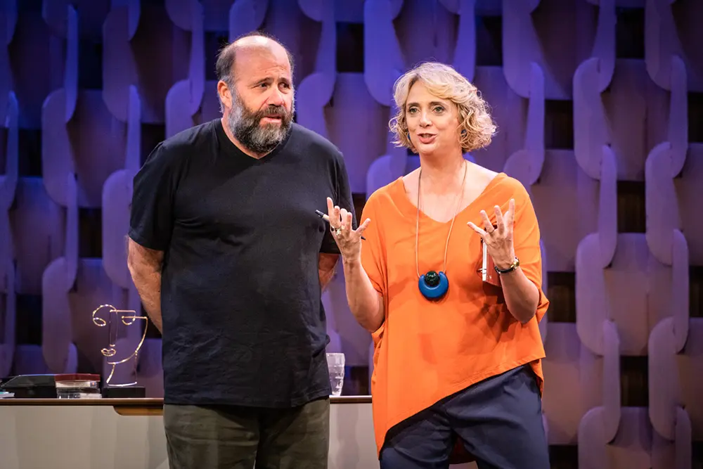 Otávio Muller e Letícia Isnard estreiam turnê do espetáculo “O CASO” em Curitiba 1 O CASO