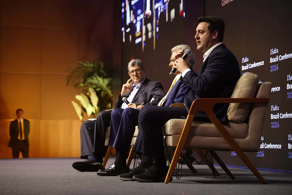 Ratinho Junior defende privatizações e concessões em evento com investidores 7 privatizações e concessões