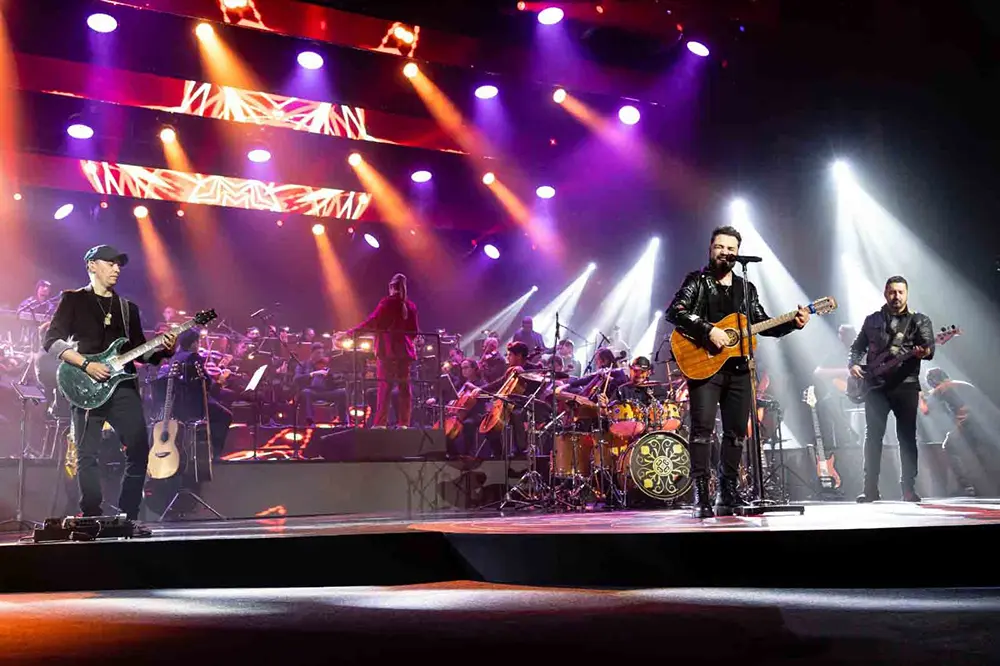 Rosa de Saron neste sábado (7) no Teatro Positivo 2 Rosa de Saron