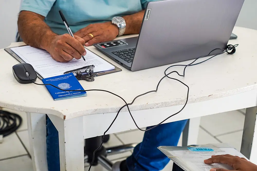 Mais de 1.000 vagas de emprego estão disponíveis em São José dos Pinhais 3 emprego