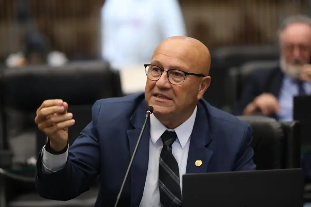 Deputado defende corte do Bolsa Família para quem gasta o benefício em apostas 9 romanelli