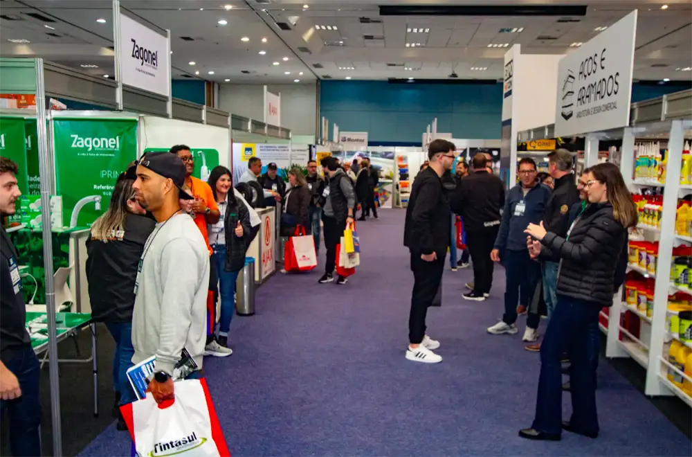 Curitiba reúne 5.000 varejistas de material de construção em maior feira do setor no PR 6 varejistas de material de construção