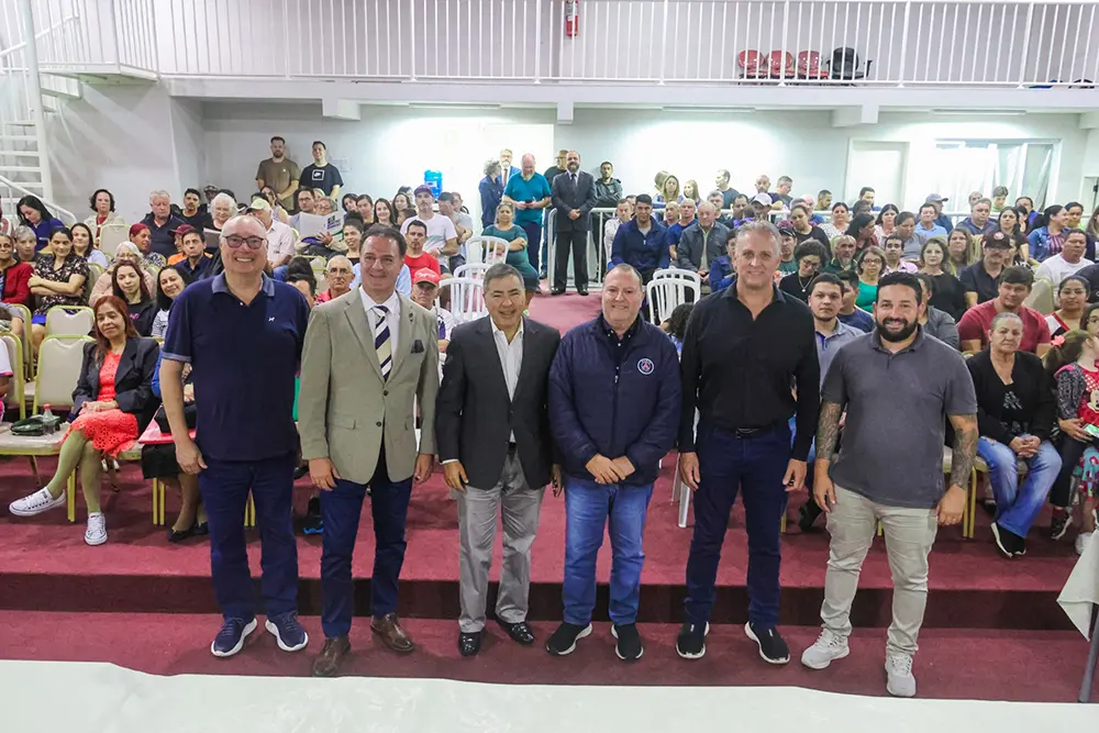 Quatro Barras celebra entrega de novos títulos do programa Moradia Legal 9 Moradia Legal