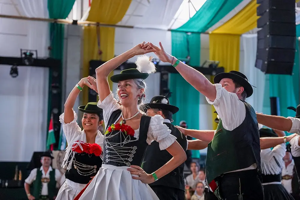 Oktober Curitiba: maior celebração da cultura alemã no Paraná acontece neste final de semana, no Parque Barigui 2 Oktober Curitiba