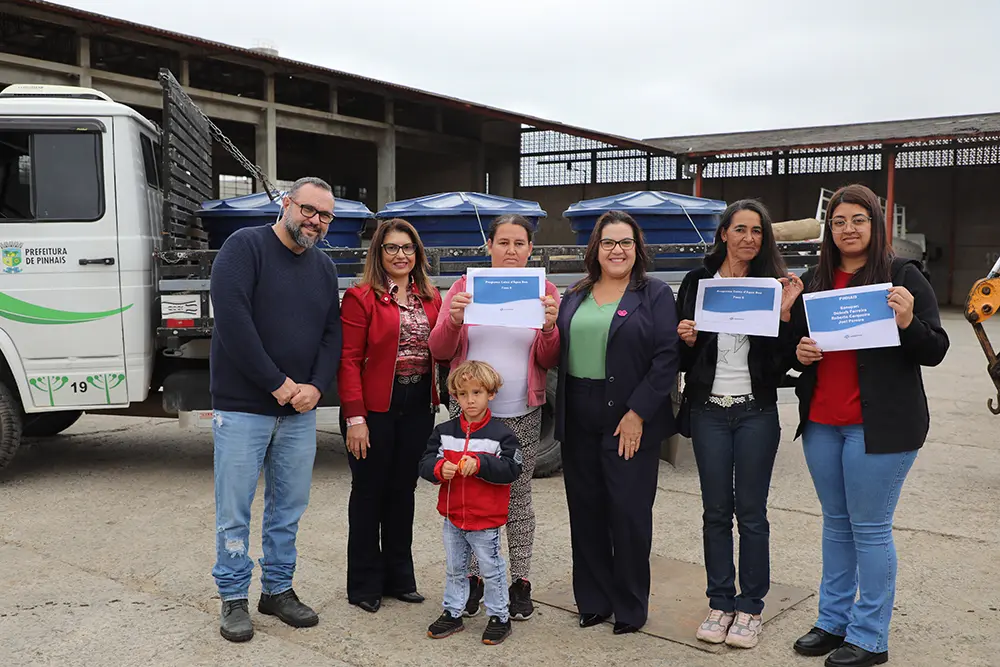 Famílias de Pinhais recebem kit com caixa d’água em programa social 2 caixa d’água