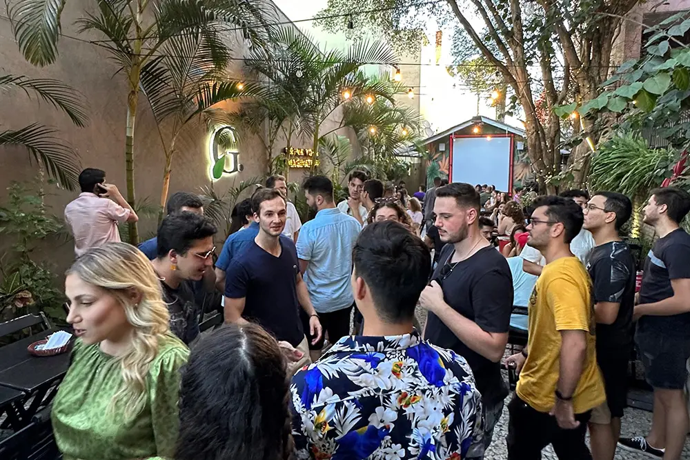 Bar completa 8 anos com mês de promoções e lançamentos 4 aniversário garden