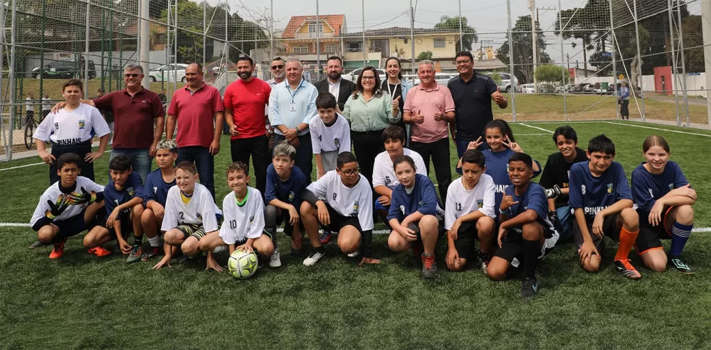 Espaço “Meu Campinho” é inaugurado no centro de Pinhais 3 meu campinho