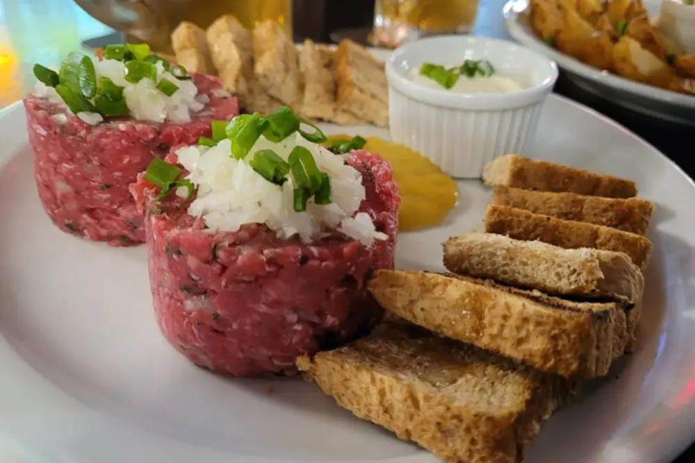 Combo Curitibanices: Rua 24 Horas lança promoções com clássicos de Curitiba a partir do feriado 3 Combo Curitibanices