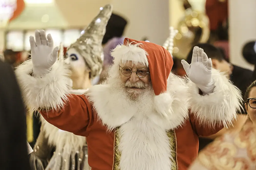 Palladium Curitiba recebe Papai Noel em um desfile encantado pela Fábrica de Biscoitos de Natal 2 Fábrica de Biscoitos de Natal