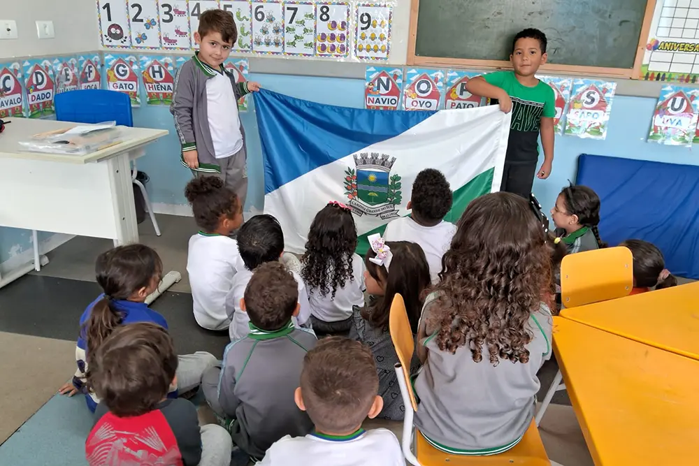 Escolas e Cmeis desenvolvem atividades sobre a Emancipação Política de Campina Grande do Sul 6 Campina Grande do Sul