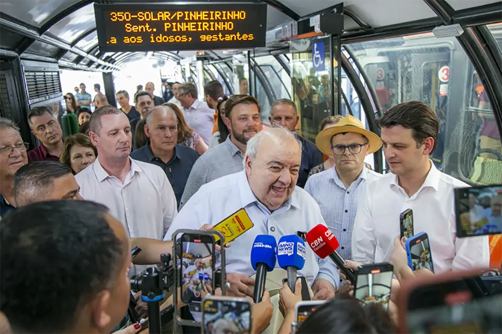 Rafael Greca entrega duas estações-tubo na Linha Verde e anuncia novas linhas de ônibus 1 curitiba linha verde