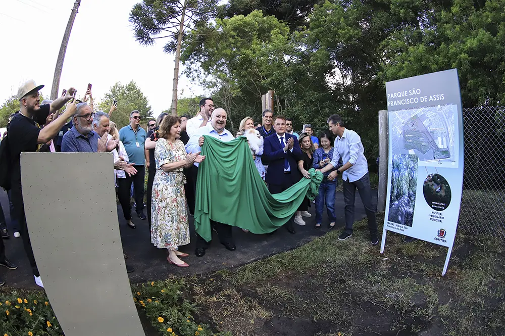 Greca inaugura o Parque Municipal São Francisco de Assis, integrado ao novo Hospital Veterinário 4 Hospital Veterinário