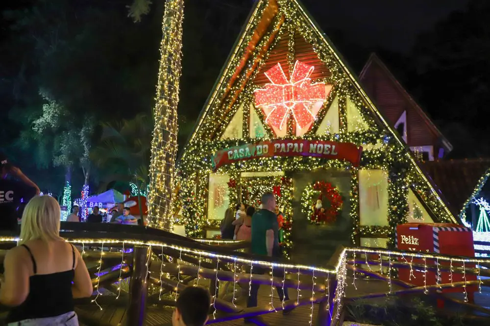 Natal Encanto e Luz 2024 de São José dos Pinhais têm funcionamento estendido até 6 de janeiro 6 Natal Encanto e Luz 2024