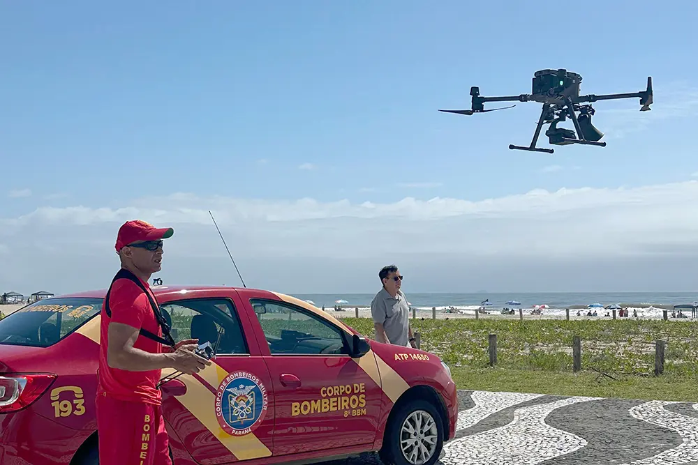 Bombeiros usam drones de alta tecnologia para reforçar proteção de banhistas no Litoral 4 drones de alta tecnologia