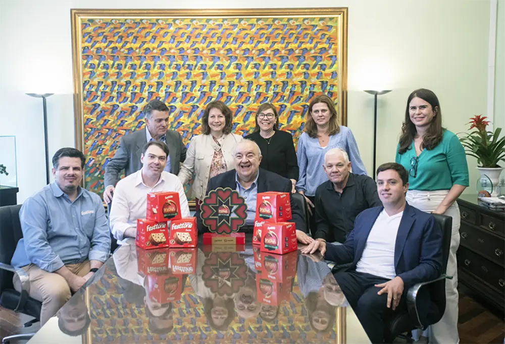 Prefeitura recebe doação de 5 mil panetones da marca Festtone para ações solidárias de Natal 2 festtone