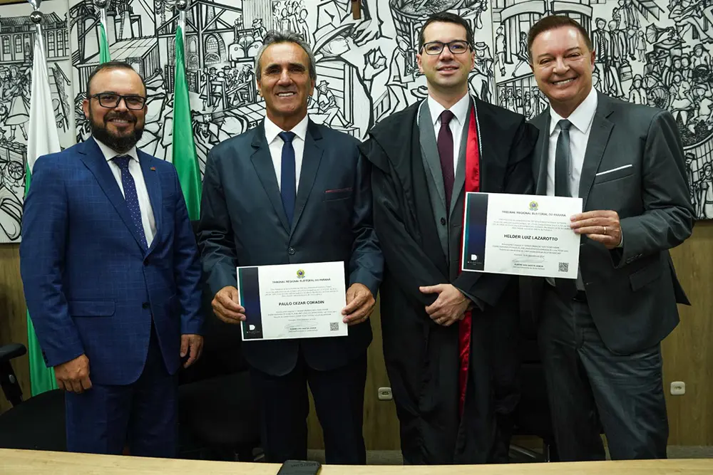 Prefeito Helder Lazarotto e vice Paulo Coradin são diplomados em cerimônia oficial em Colombo 1 Prefeito Helder Lazarotto