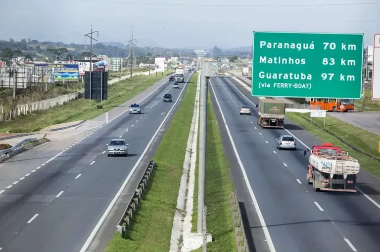 tráfego intenso nas rodovias