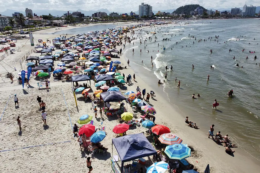 Sem influência de fenômenos, verão será quente e com chuvas dentro da normalidade 7 verão será quente
