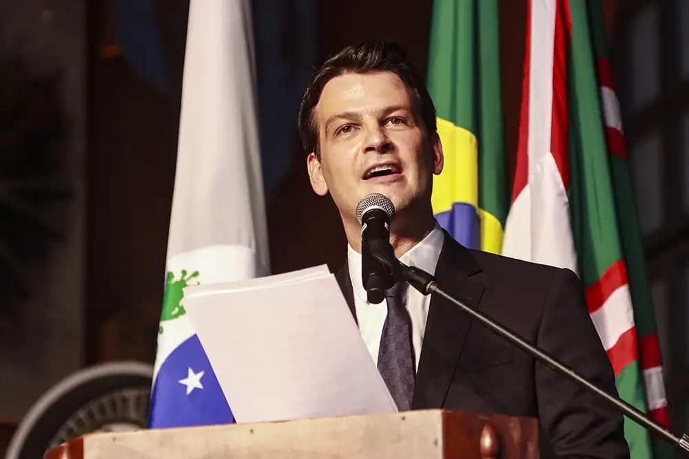 Eduardo Pimentel recebe o cargo de prefeito de Rafael Greca e dá posse a seu secretariado 1 Eduardo Pimentel