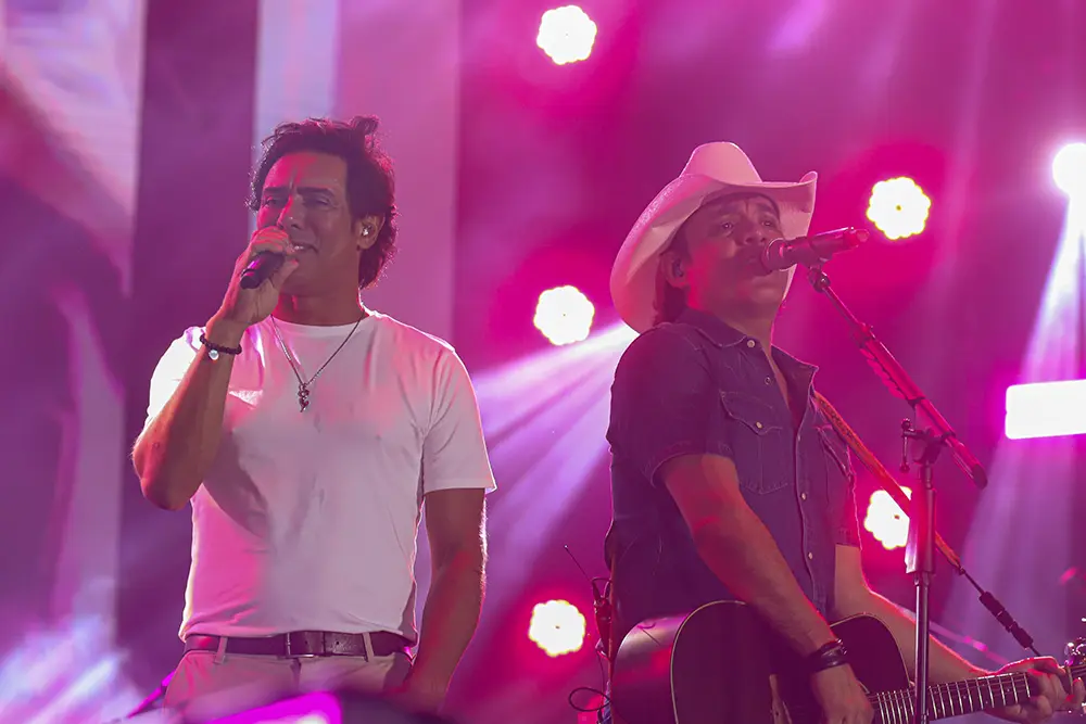 Guilherme & Santiago levam um público de 87 mil pessoas a Matinhos 1 Guilherme & Santiago