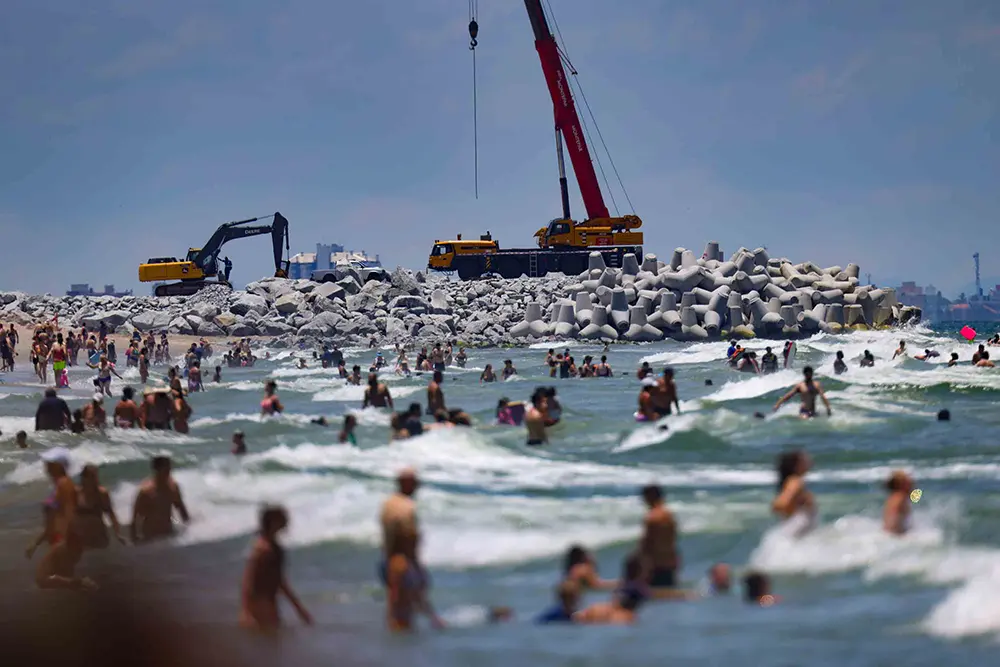 Verão 2024/25 no Litoral do Paraná promete movimentar mais de 10% do PIB do Turismo no Estado 9 Litoral do Paraná