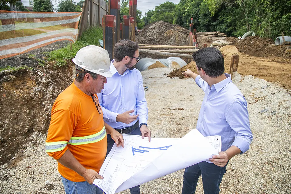 Prefeitura de Curitiba faz nova bacia para armazenar grande volume de água 1 Prefeito Eduardo Pimentel